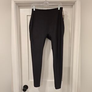 SKIMS Onyx Butt Lifting Leggings